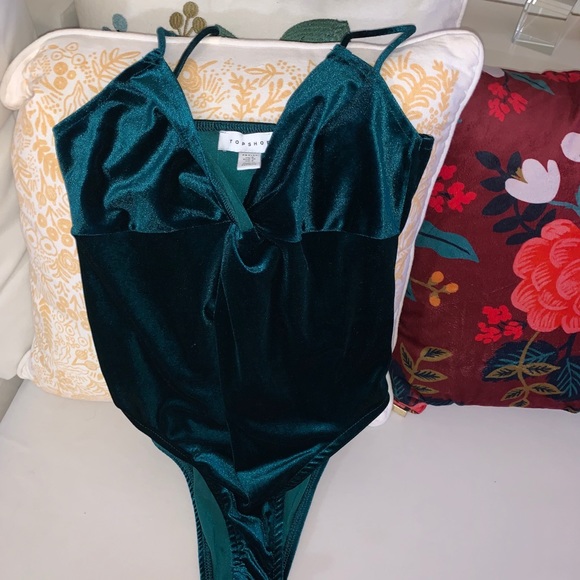 Topshop Tops - NWOT Topshop Velvet Emerald Bodysuit